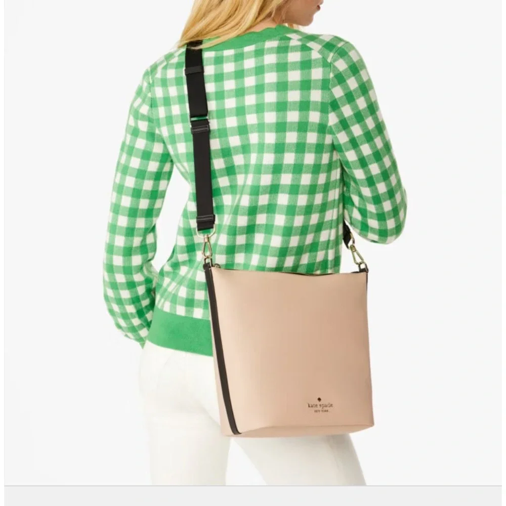 Kate Spade Chelsea Large Duffle Crossbody‎ in Warm Beige